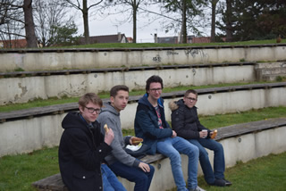 l'quipe biberon avec Louis, Pierre, Victor et Tho
